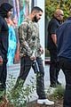 drake shops for crystals in weho 03