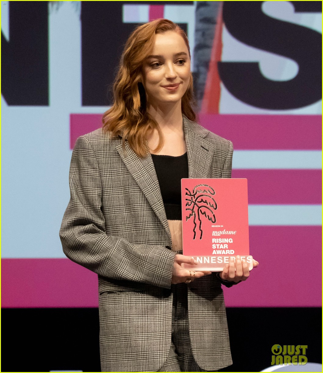 Bridgerton's Phoebe Dynevor Looks So Fierce While Being Honored at