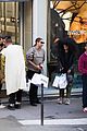 gossip girl cast shopping in paris 19