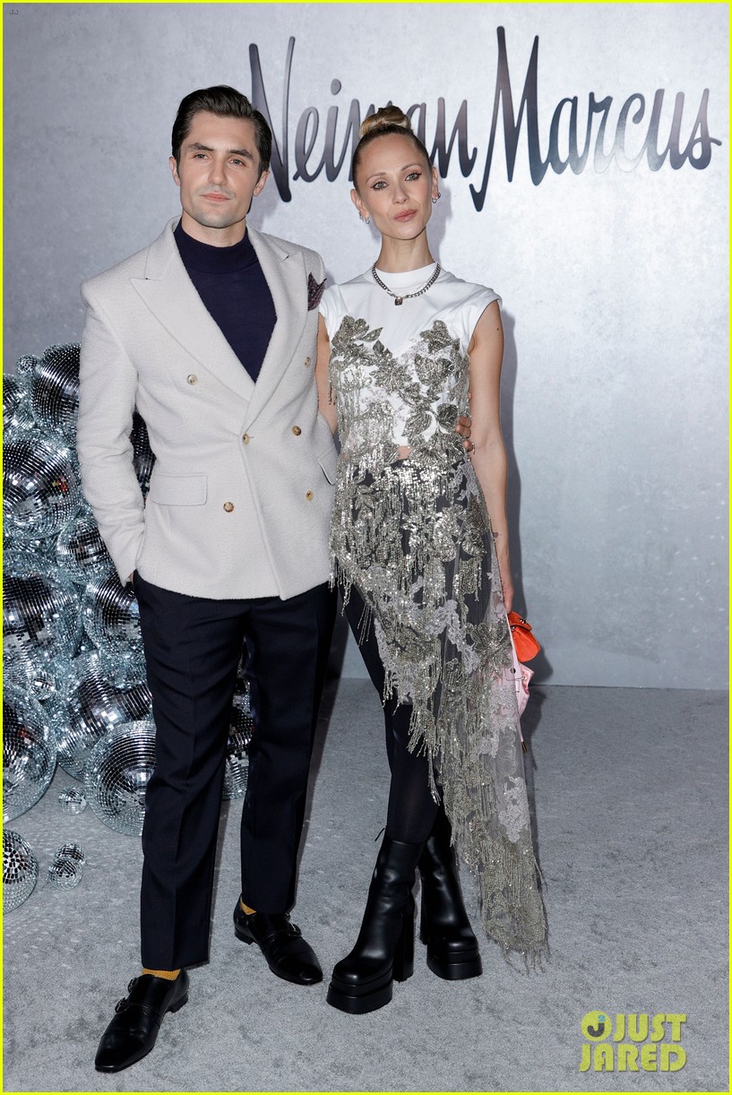 phil dunster juno temple neiman marcus holiday event 174651247