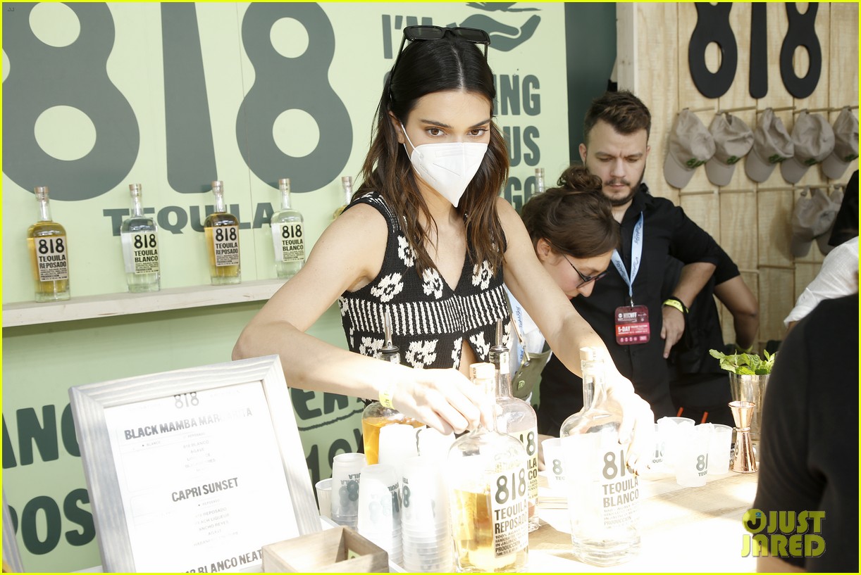 kendall jenner gallery visit 818 event nyc 054645104