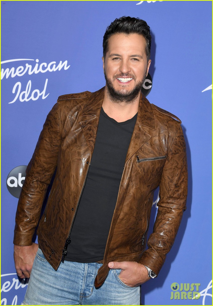 Luke Bryan Announced as Host of the CMA Awards 2021 Photo 4646185