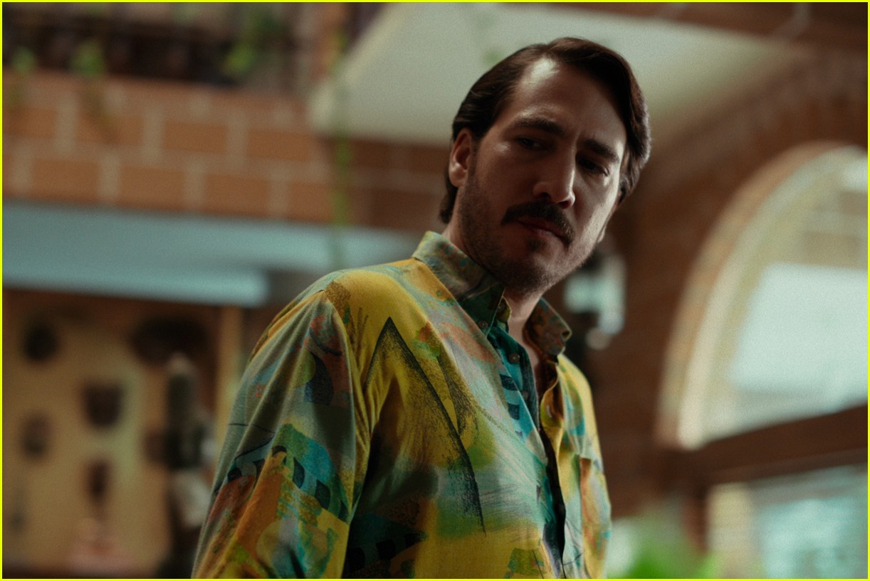 'Narcos: Mexico' Season 3 Trailer Debuts Online - Watch Now! narc...