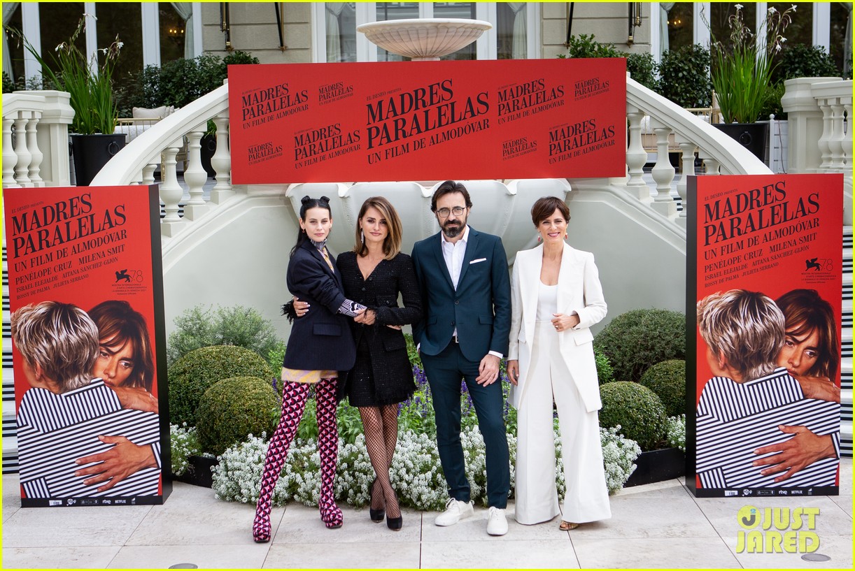 Photo: penelope cruz milena smit madres photocall madrid 10 | Photo