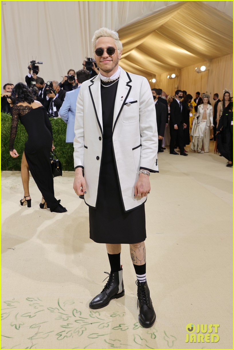 Photo pete davidson roasts his met gala dress 01 Photo 4637601