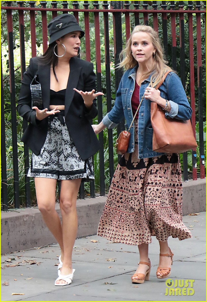 reese witherspoon zoe chao your place filming 024640974