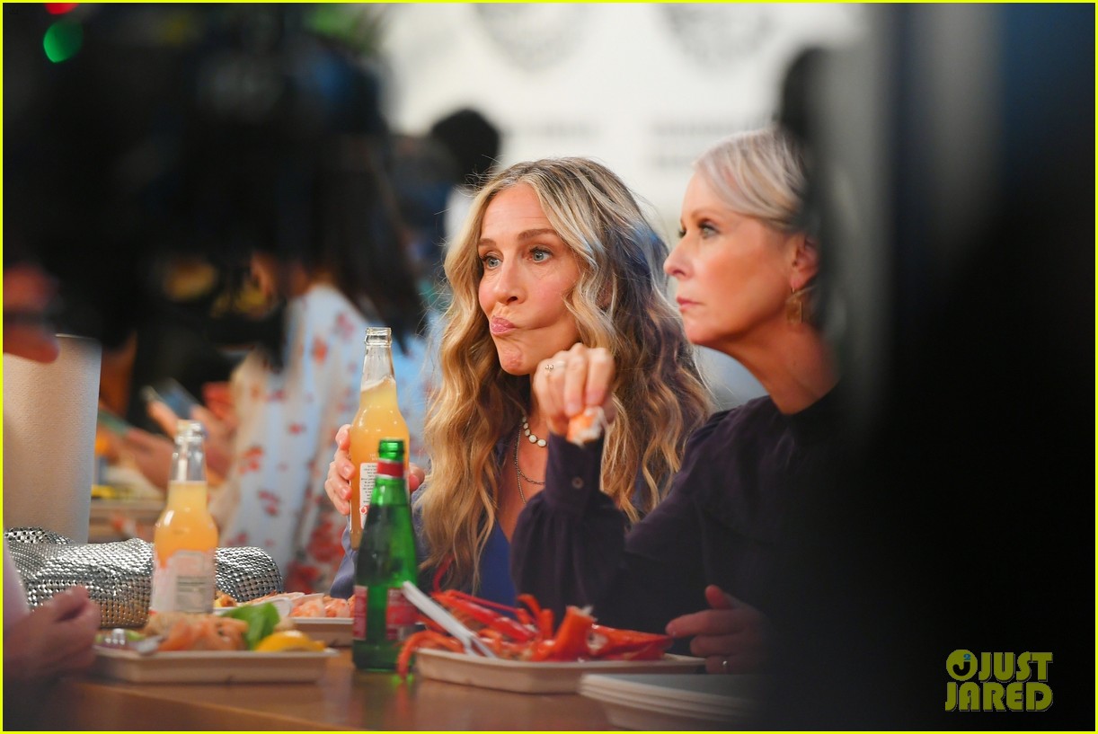 Sarah Jessica Parker, Kristin Davis & Cynthia Nixon Grab Lunch While