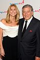 tony bennett wife susan crow reveals he doesnt know he has alzheimers 05