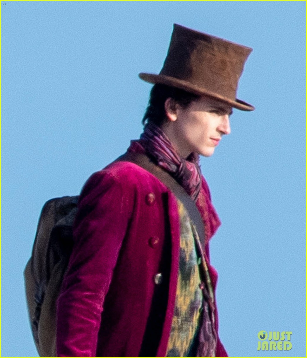 timothee chalamet spotted on wonka set 044642258