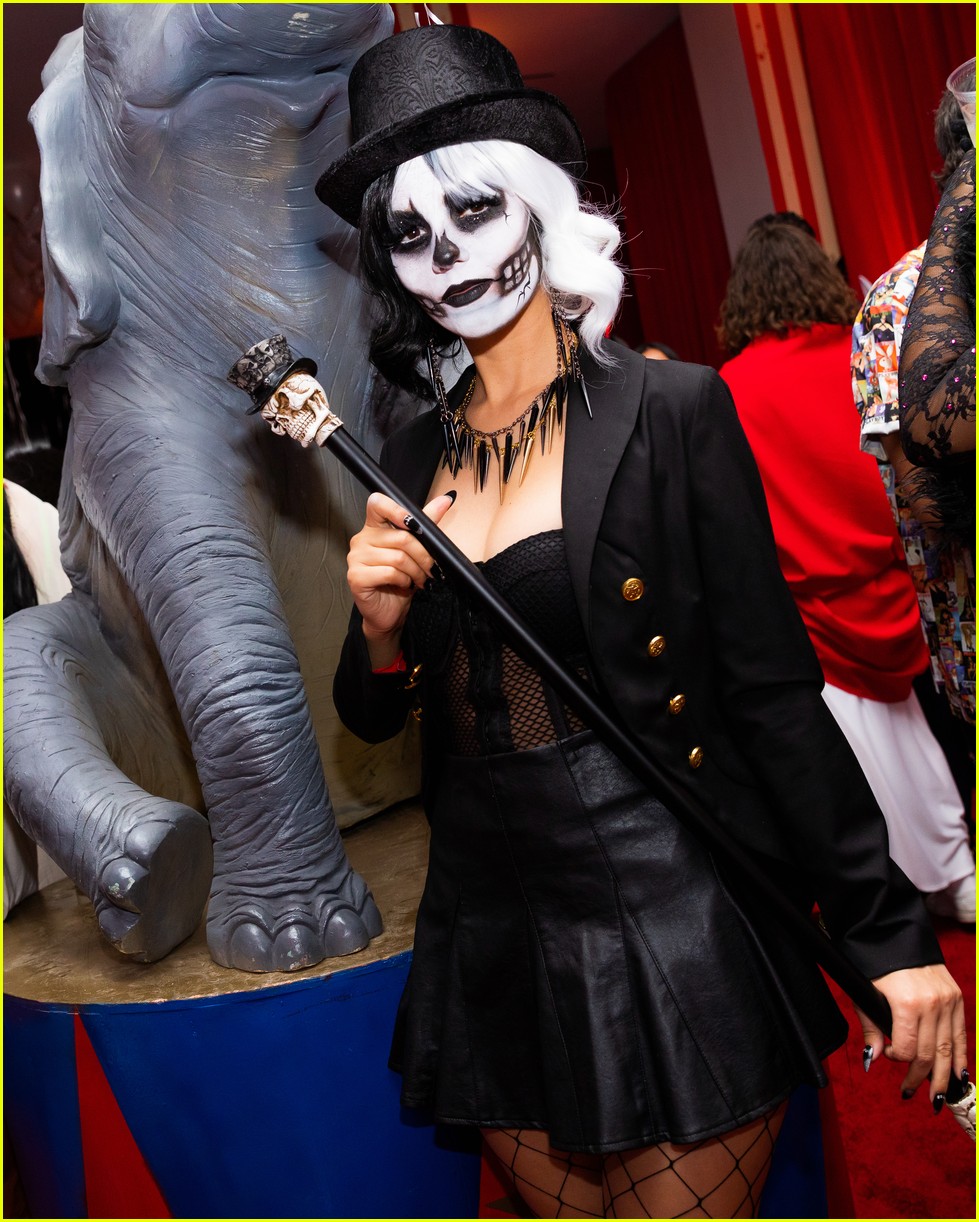 Ryan Phillippe, Doja Cat, & More Stars Attend Alessandra Ambrosio's