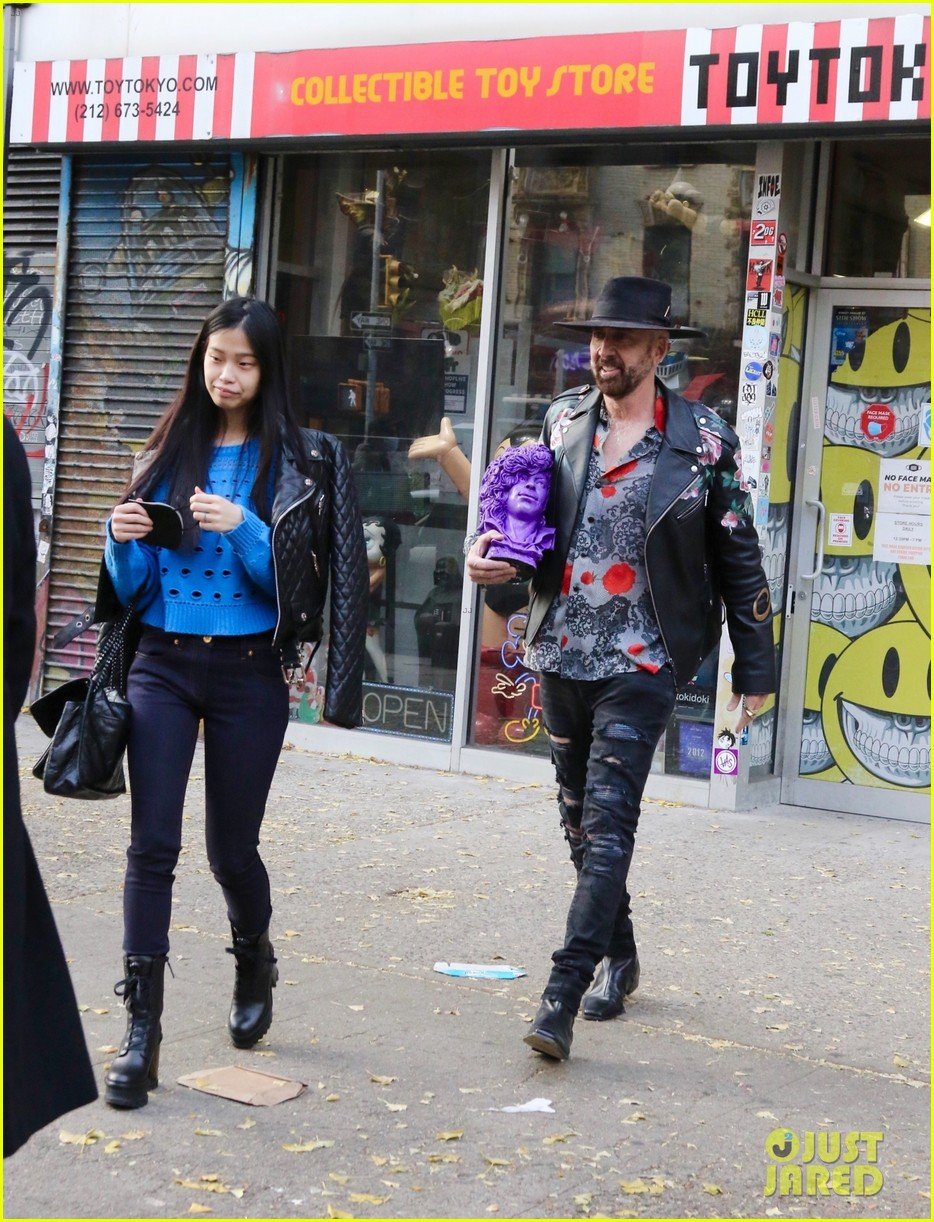 Nicolas Cage & Wife Riko Shibata Spotted Making a Unique Purchase While(02)