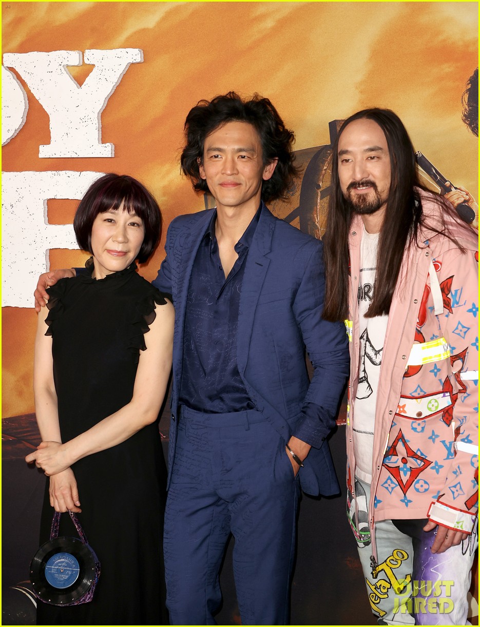 John Cho & Co-Stars Mustafa Shakir & Daniella Pineda Attend Premiere of
