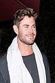 chris and liam hemsworth grab dinner with their family 05