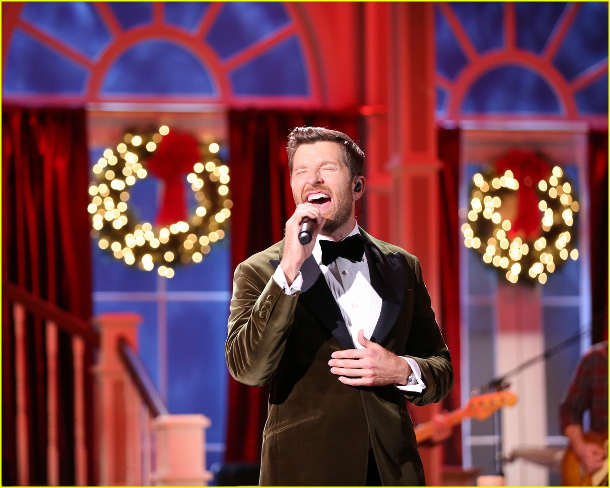 Cma Counrty Christmas 2022 Performers Abc's Cma Country Christmas 2021 - Performers, Celebrity Guests, & Song  List Revealed!: Photo 4668771 | Abc, Cma Country Christmas, Television  Pictures | Just Jared