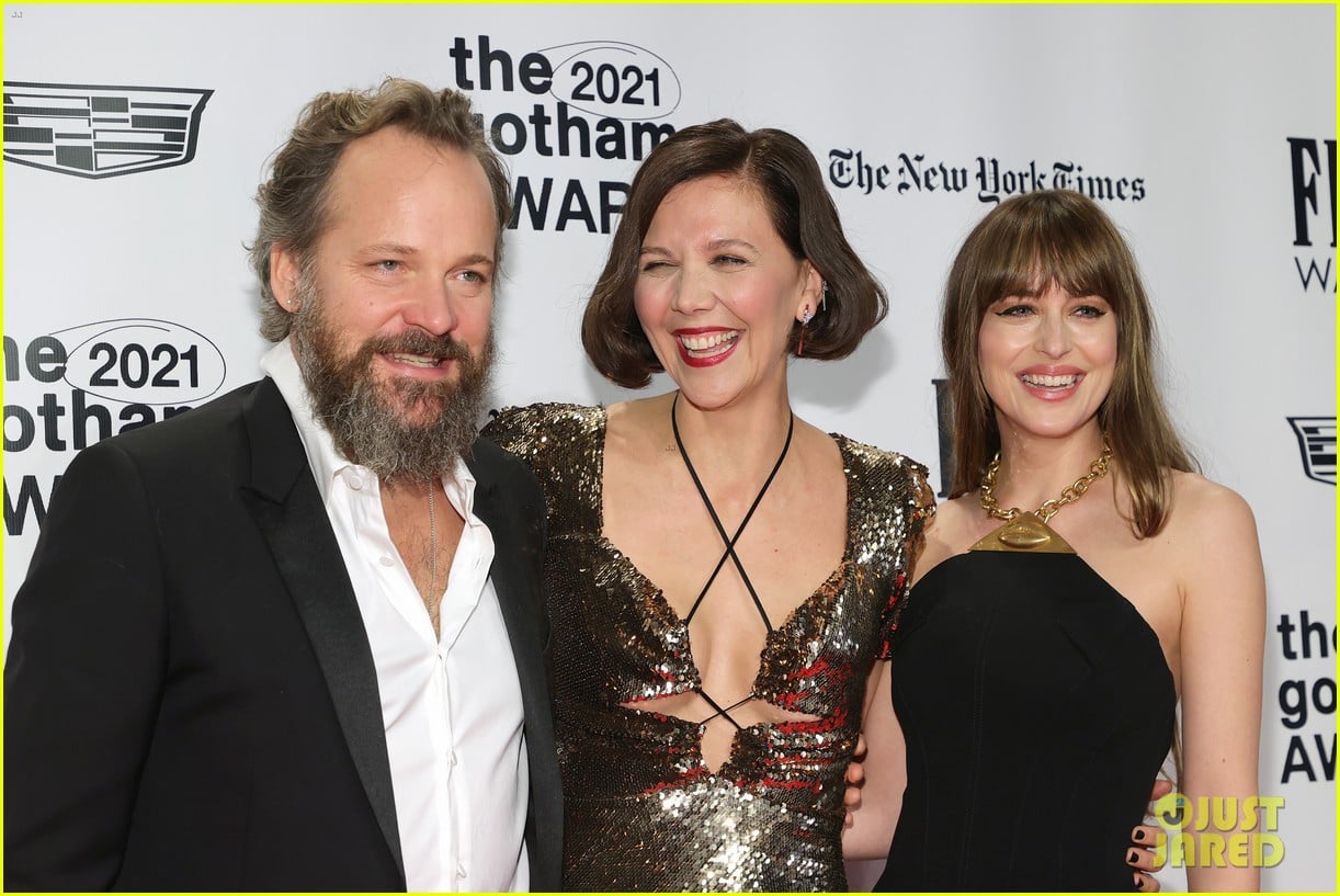 Photo: dakota johnson gotham awards 2021 16 | Photo 4668991 | Just Jared