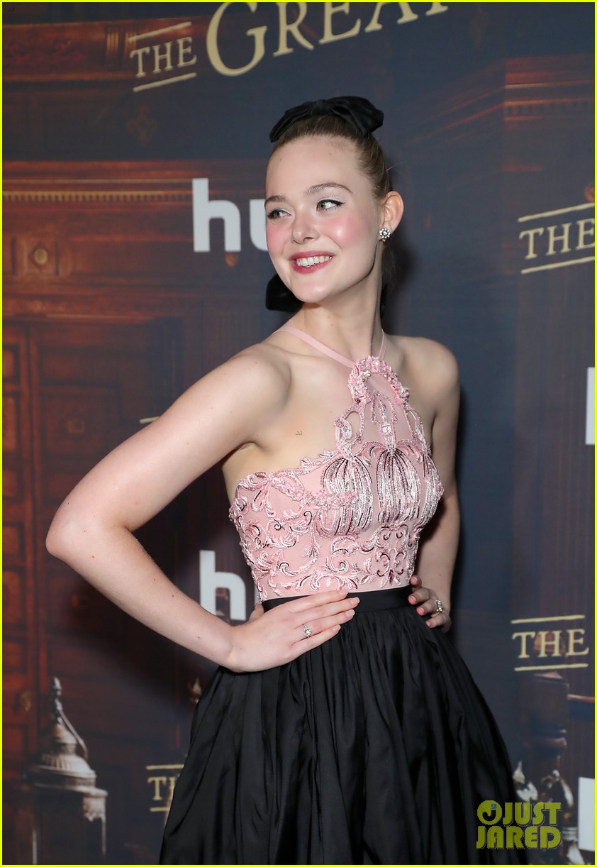Photo: elle fanning nicholas hoult the great season 2 premiere 73