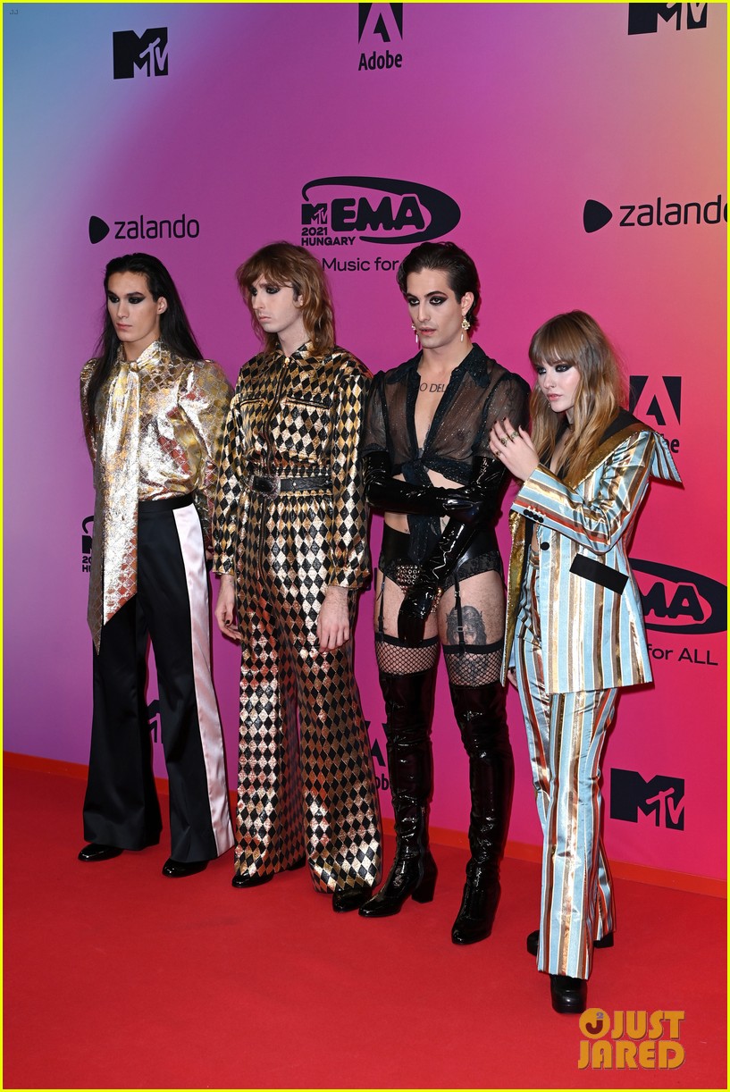 Kim Petras, Olly Alexander, Maneskin & More Hit the Red Carpet at MTV(02)