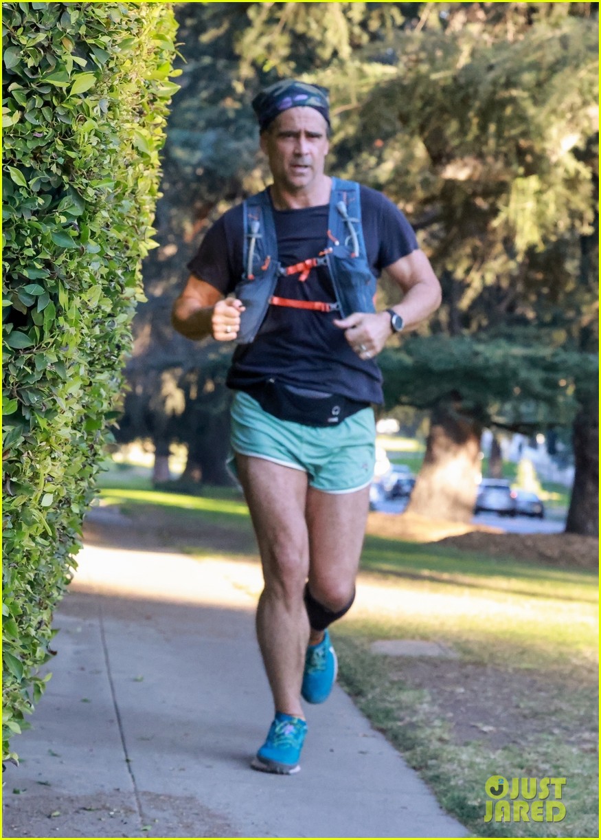 colin farrell spotted in short shorts 06
