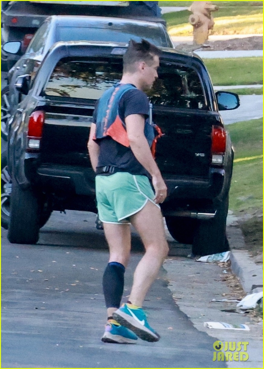 colin farrell spotted in short shorts 074668435