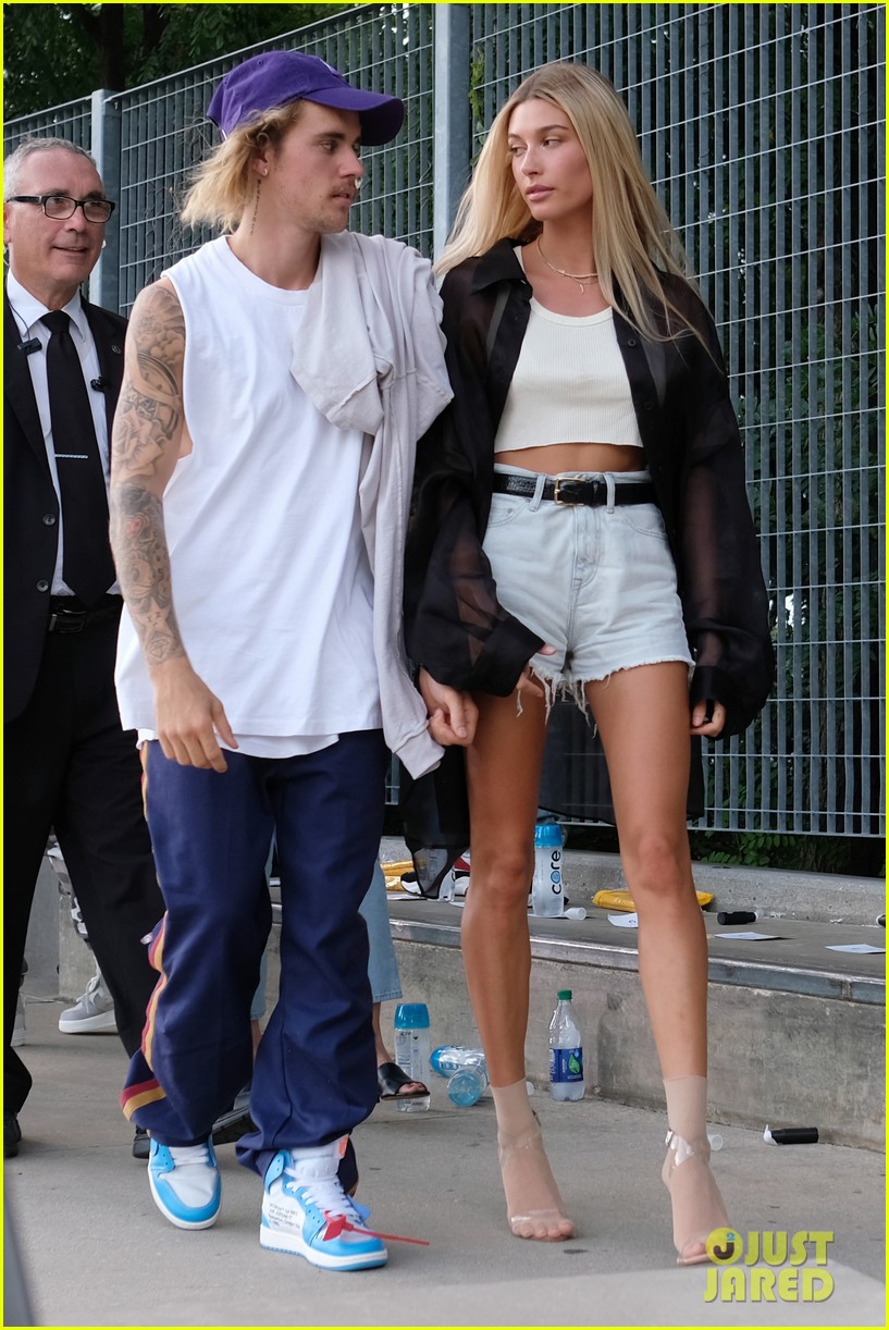 hailey bieber says shes sticking with justin bieber 044653436