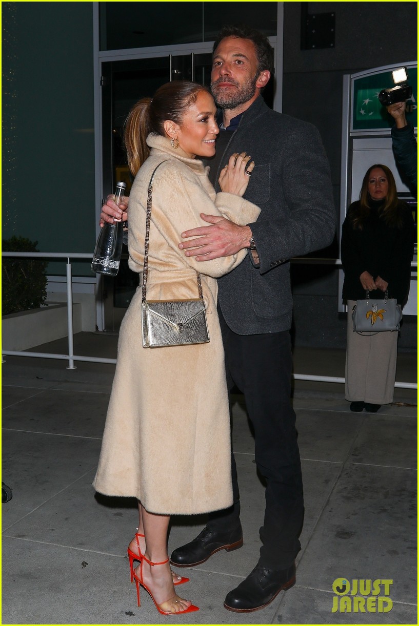 Jennifer Lopez & Ben Affleck Cuddle Up on a Romantic Date Night in