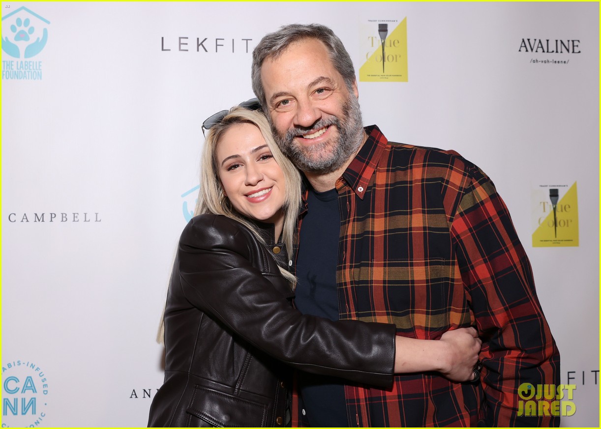 Maria Bakalova Hangs Out with Leslie Mann & Judd Apatow at Tracey