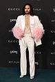 jared leto white suit pink feathered sleeves lacma gala 05