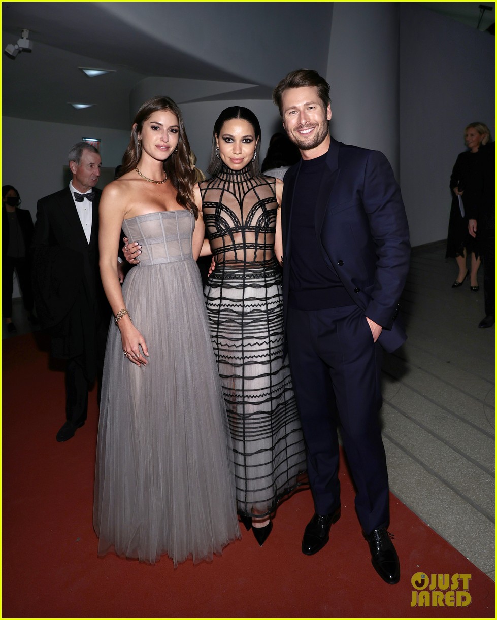 Lorde Dazzles in Gold Suit While Performing at Guggenheim International