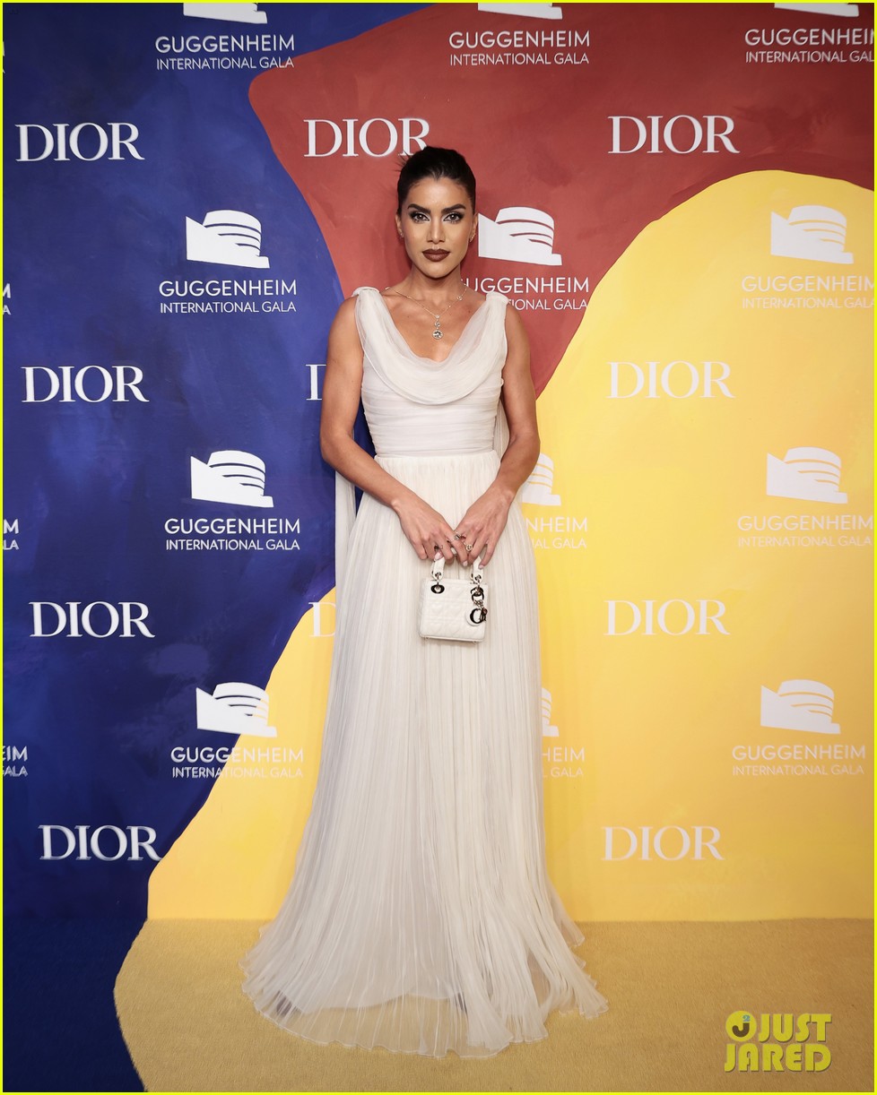 Lorde Dazzles in Gold Suit While Performing at Guggenheim International