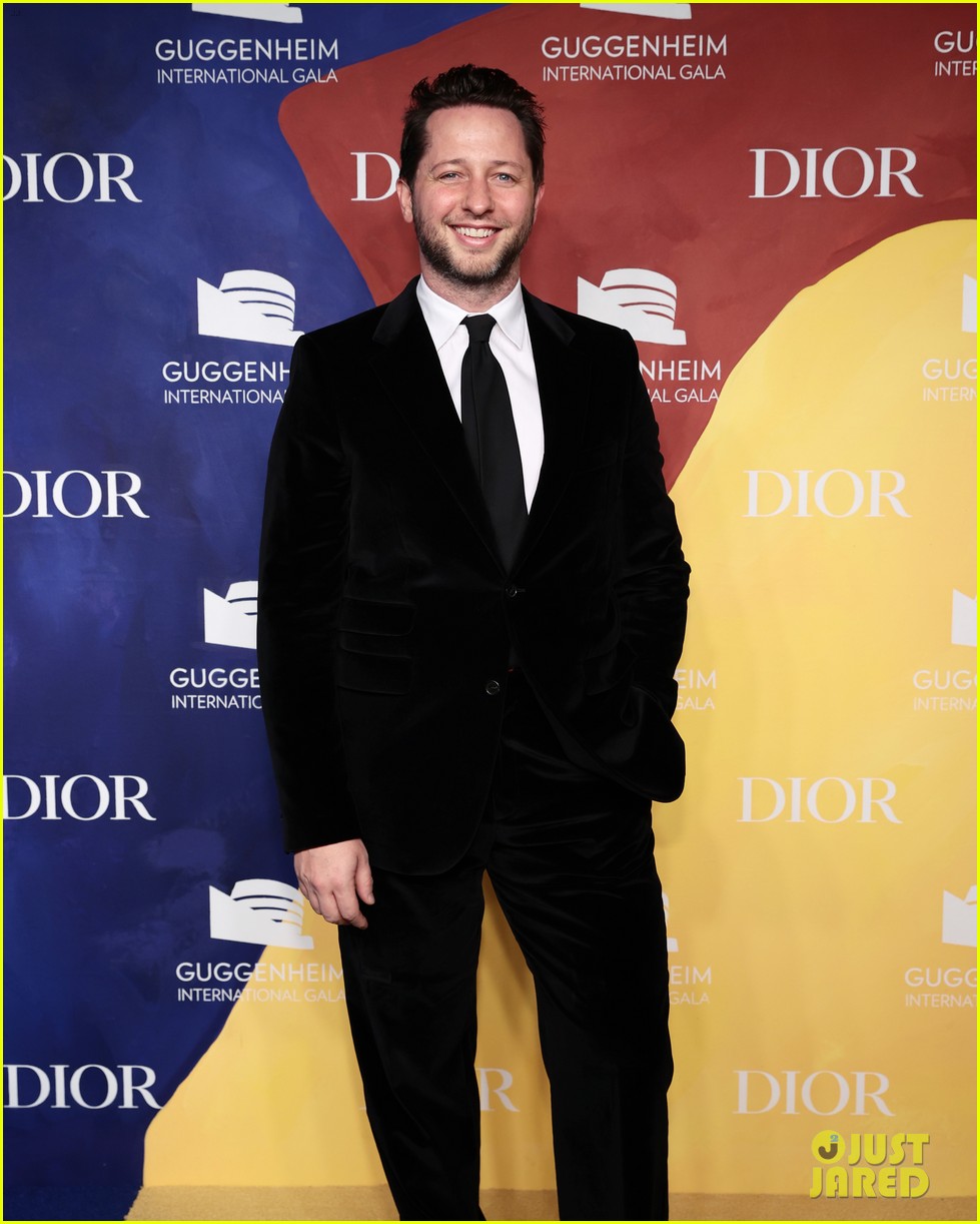 Lorde Dazzles in Gold Suit While Performing at Guggenheim International