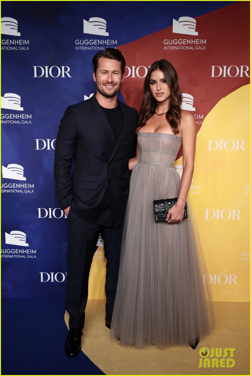 Lorde Dazzles in Gold Suit While Performing at Guggenheim International