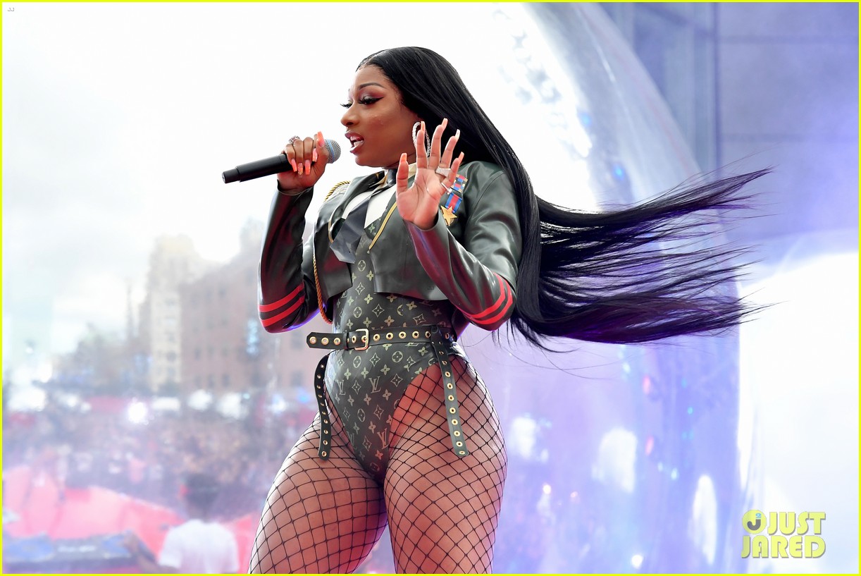megan thee stallion drops out of amas 014664490