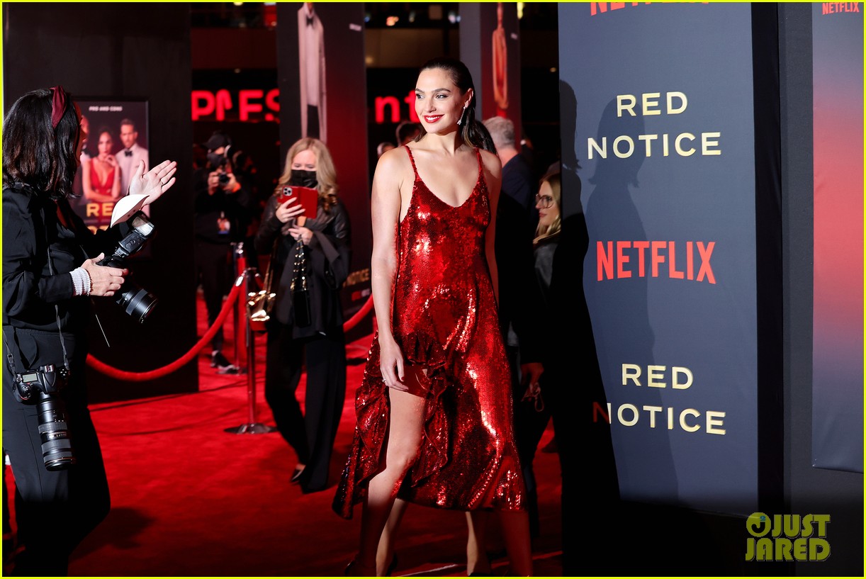 Gal Gadot & Ryan Reynolds Wore Red For 'Red Notice' Premiere With Dwayne  Johnson: Photo 4654743 | Ata Johnson, Chris Diamantopoulos, Dwayne Johnson,  Gal Gadot, Lauren Hashian, Lil Rel Howery, Molly Sims,