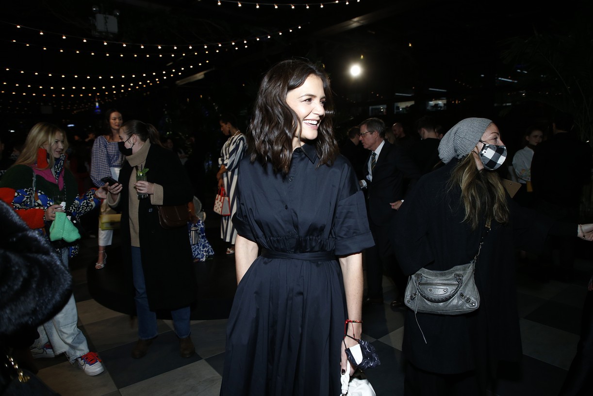 Sadie Sink & Katie Holmes Celebrate The Summer In The Middle of Winter