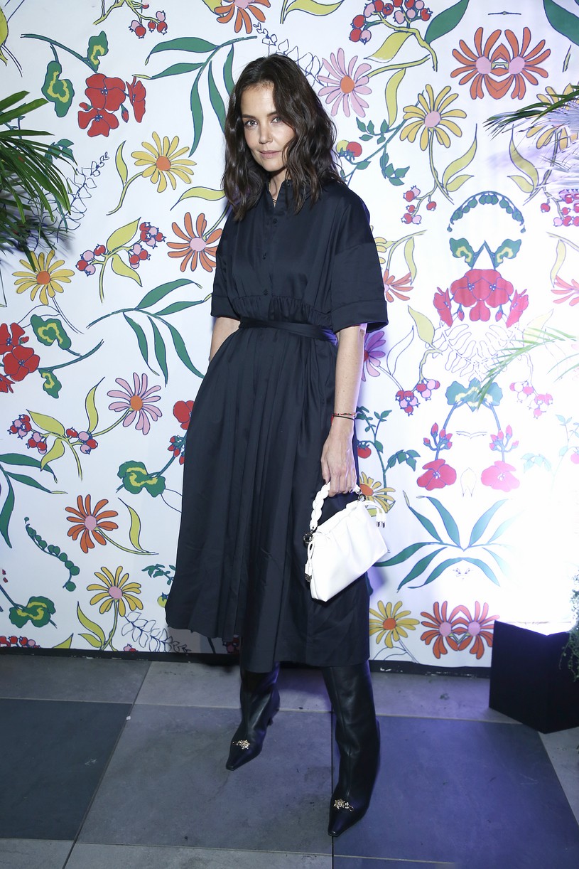 Sadie Sink & Katie Holmes Celebrate The Summer In The Middle of Winter