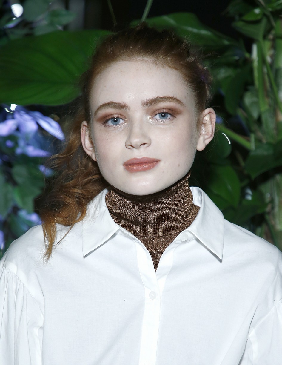 Sadie Sink & Katie Holmes Celebrate The Summer In The Middle of Winter