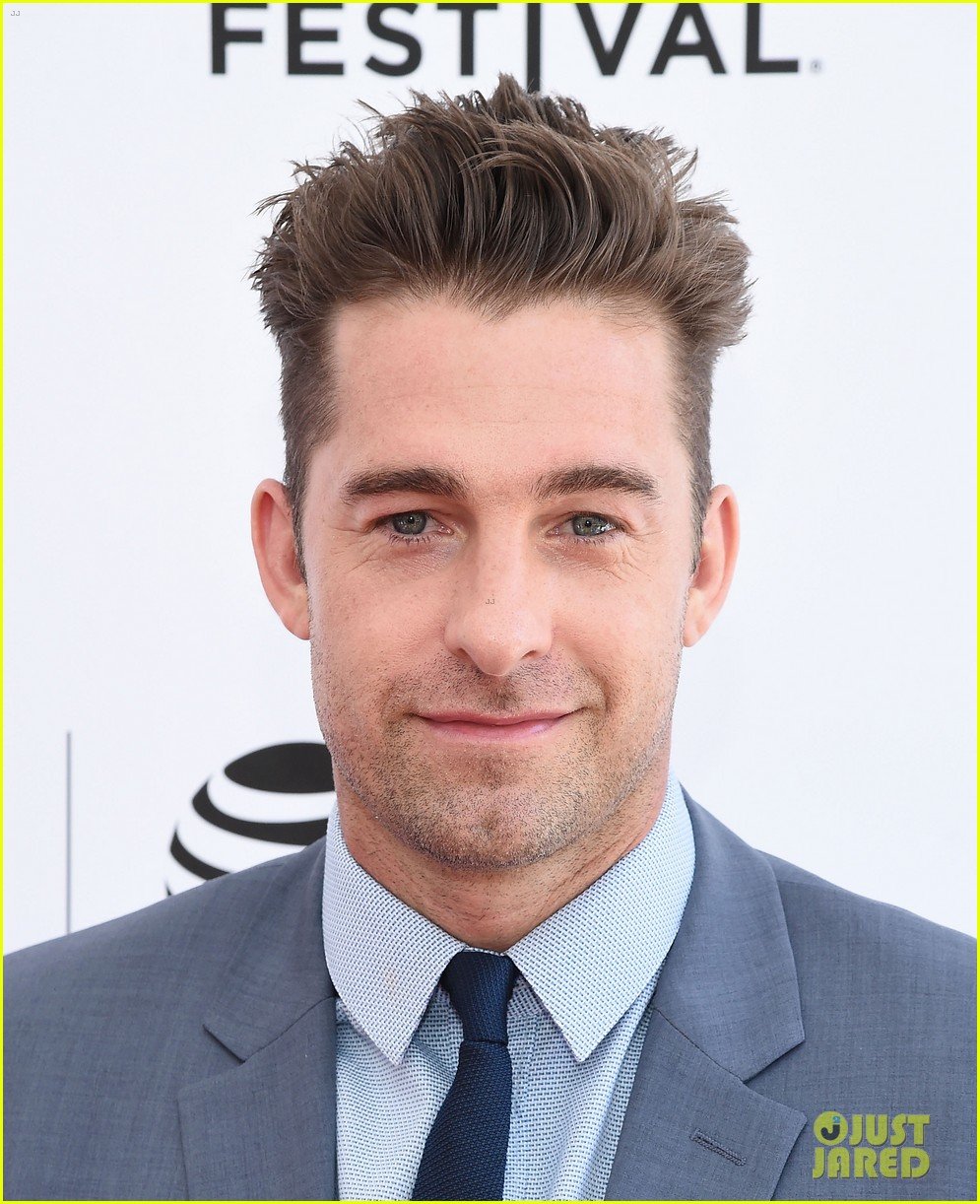 scott speedman will be a dad any day now 014655099