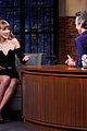 taylor swift on late night with seth meyers 02
