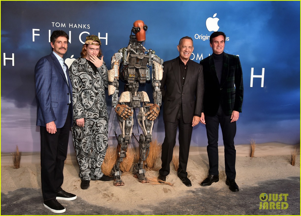 Photo tom hanks caleb landry jones more finch premiere 22 Photo