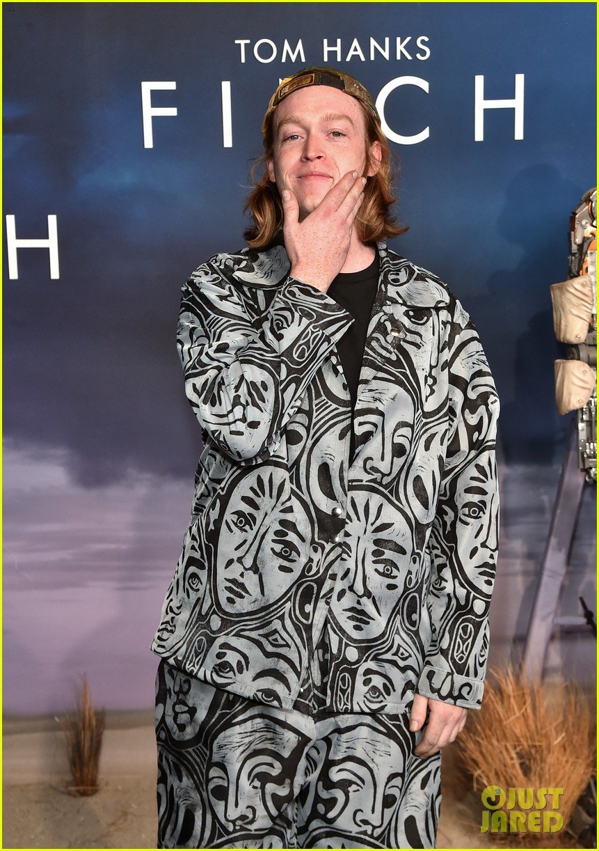 Photo tom hanks caleb landry jones more finch premiere 24 Photo