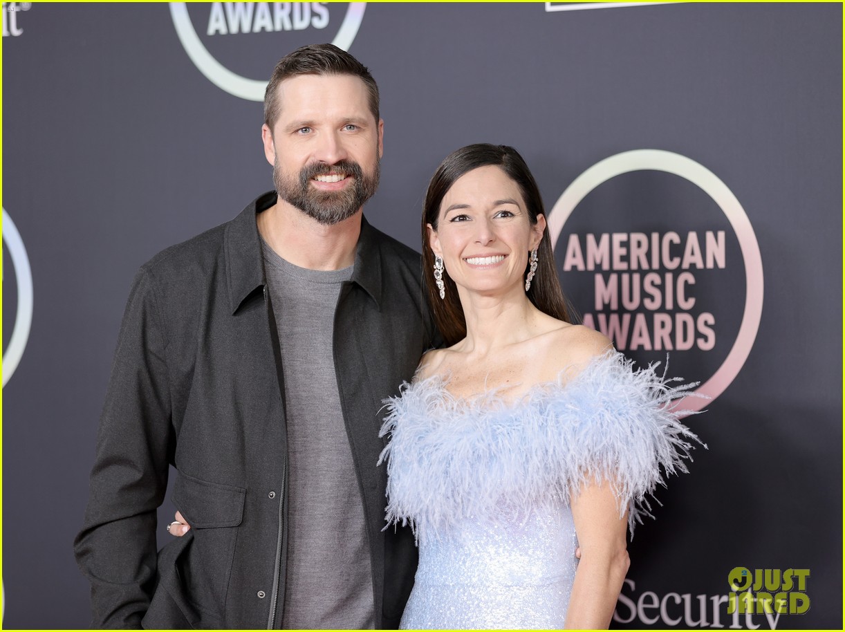 'Fancy Like' Singer Walker Hayes Brings Wife Laney To American Music