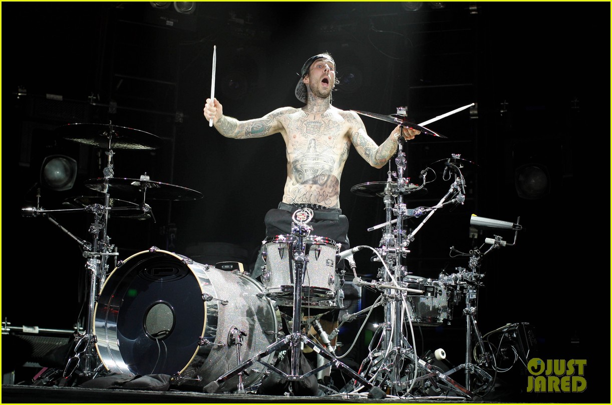 travis barker fires back at criticism of his tattoos 074671761