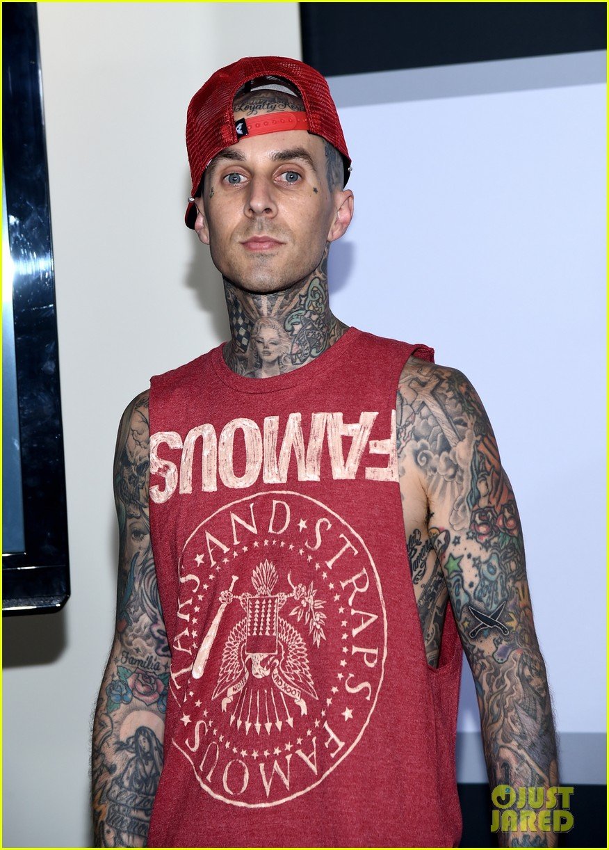 travis barker fires back at criticism of his tattoos 144671768
