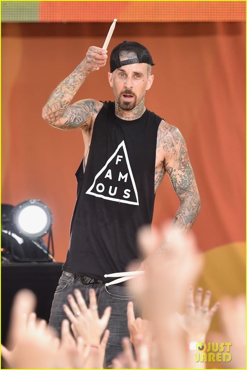 travis barker fires back at criticism of his tattoos 164671770