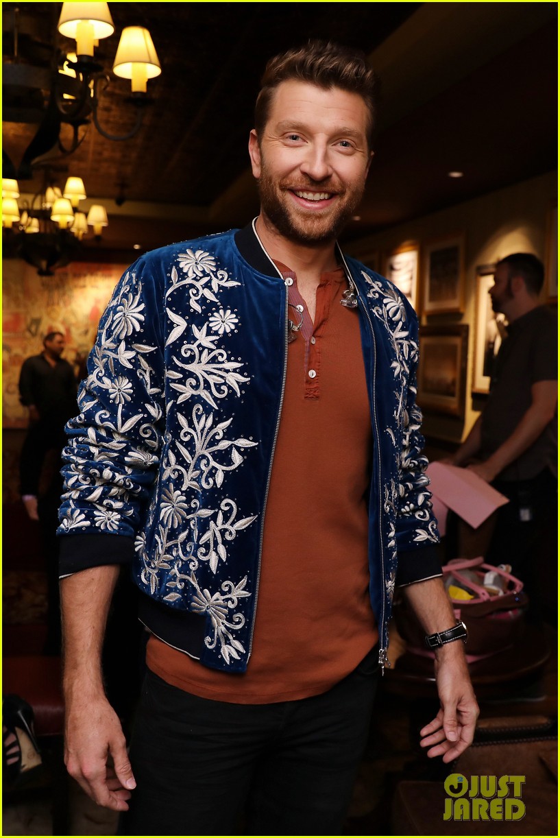 Brett Eldredge Cancels Chicago Shows After Testing Positive