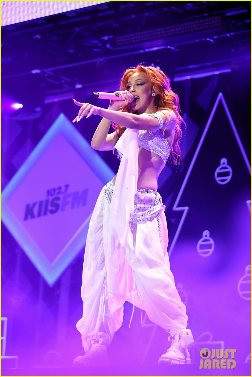 Photo: doja cat dixie damelio tate mcrae and more 2021 jingle ball 61