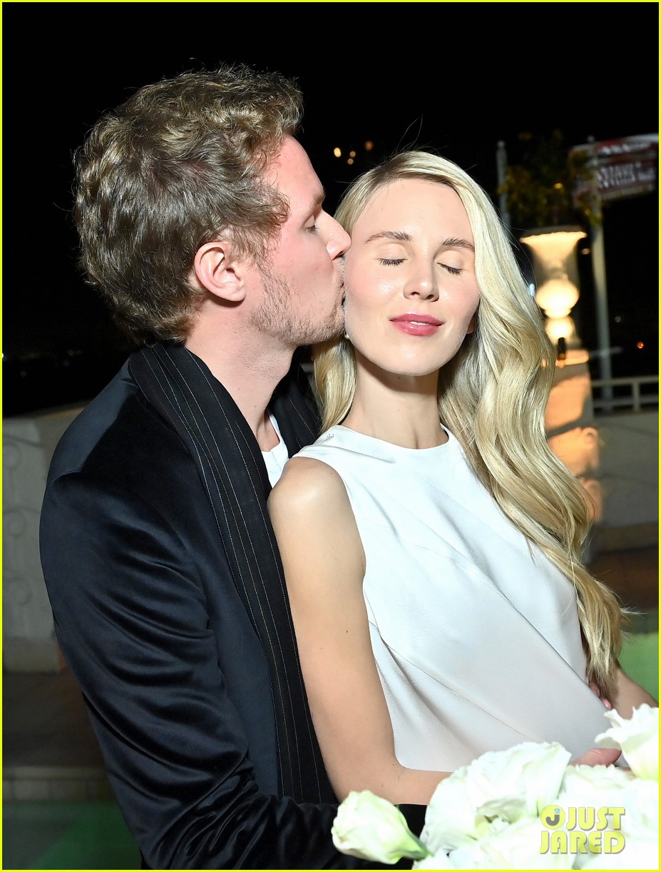 Hailee Steinfeld Looks Sharp In a Tuxedo Look For Ralph Lauren's Ralph