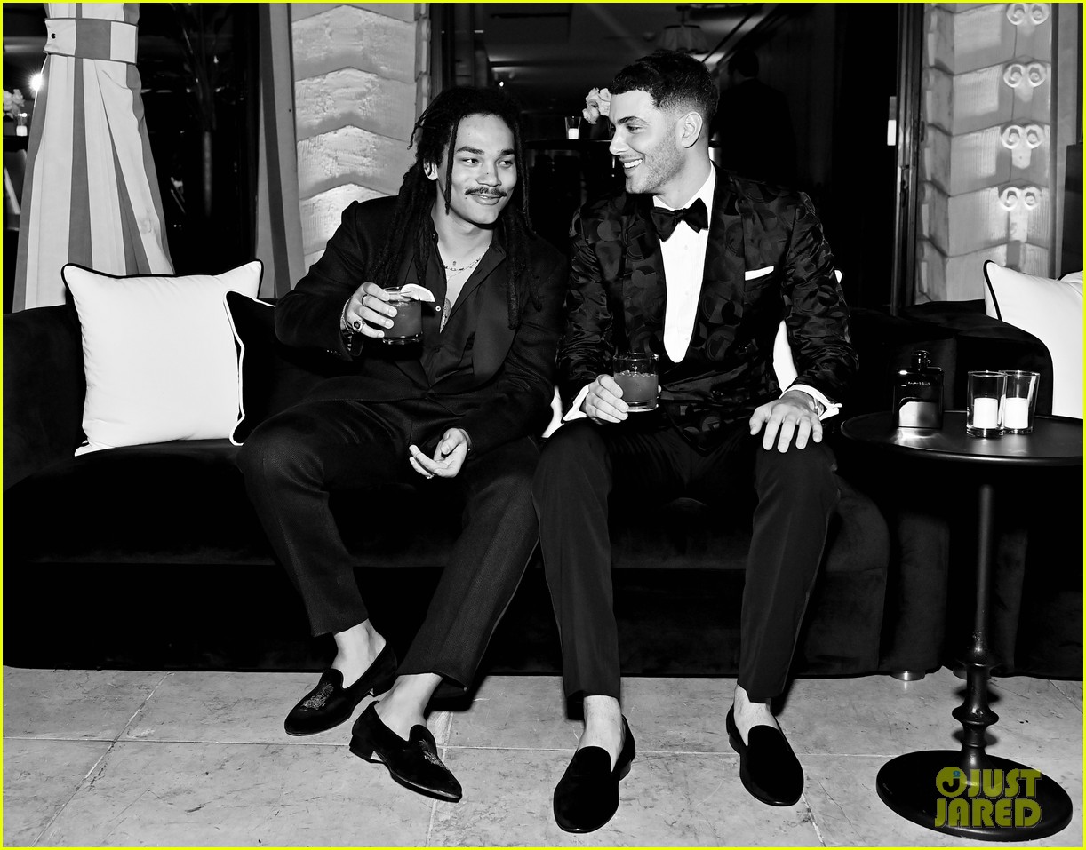 Hailee Steinfeld Looks Sharp In a Tuxedo Look For Ralph Lauren's Ralph