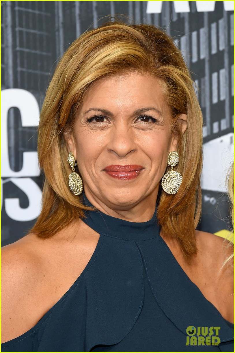 Hoda Kotb Debuts New Darker Hair Color, Calls It A 'Happy Accident