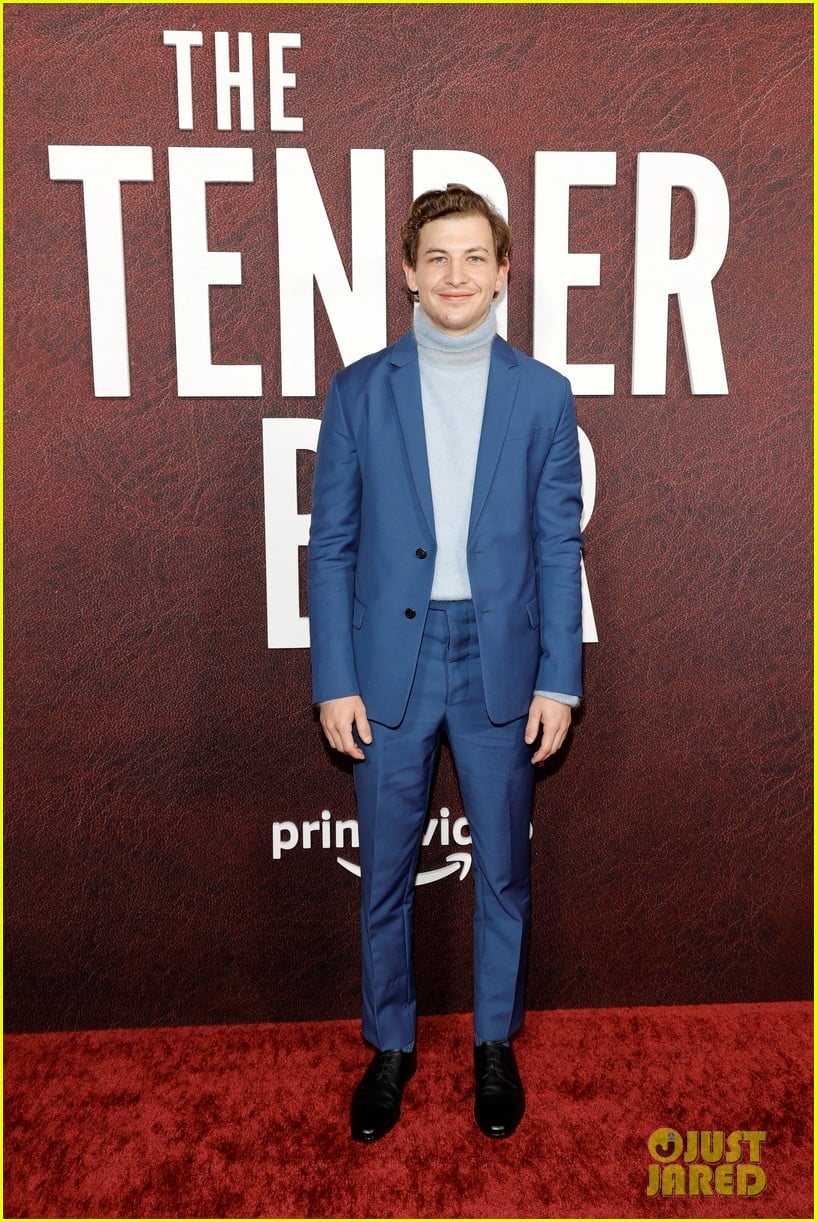 Ben Affleck & Jennifer Lopez Look So In Love at Latest 'The Tender Bar